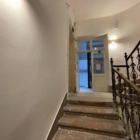 Apartment Paulay *